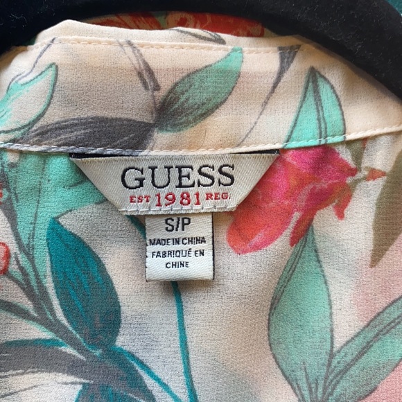 Guess vtg red & green floral button down - Picture 8 of 8
